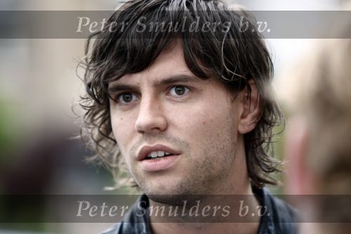 Volendam 19 mei 2009
Vandaag werd bekend gemaakt dat Yolanthe Cabau v Kasbergen en Jan smit na 2 en een half jaar hun relatie hebben verbroken. Voor hun huis stond veel pers en fans. Simon Keizer
Peter Smulders bv