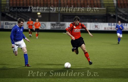 Volendam 24 maart 2009
Artiesten volendam waaronder Jan Smit en Simon Keizer voetballen in het stadion van Volendam tegen oa Mental Theo nabuurs Grad Damen en Rashid. Dick Jol is de scheidsrechter. Uiteindelijk wint brabant met 2-4
Peter Smulders bv