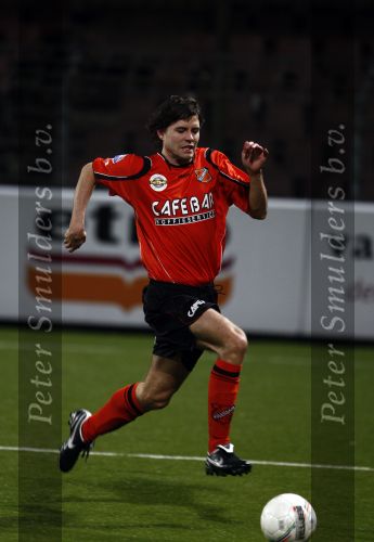 Volendam 24 maart 2009
Artiesten volendam waaronder Jan Smit en Simon Keizer voetballen in het stadion van Volendam tegen oa Mental Theo nabuurs Grad Damen en Rashid. Dick Jol is de scheidsrechter. Uiteindelijk wint brabant met 2-4
Peter Smulders bv