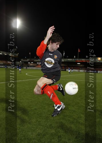 Volendam 24 maart 2009
Artiesten volendam waaronder Jan Smit en Simon Keizer voetballen in het stadion van Volendam tegen oa Mental Theo nabuurs Grad Damen en Rashid. Dick Jol is de scheidsrechter. Uiteindelijk wint brabant met 2-4
Peter Smulders bv