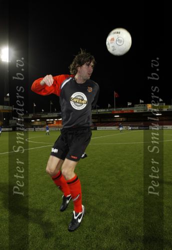 Volendam 24 maart 2009
Artiesten volendam waaronder Jan Smit en Simon Keizer voetballen in het stadion van Volendam tegen oa Mental Theo nabuurs Grad Damen en Rashid. Dick Jol is de scheidsrechter. Uiteindelijk wint brabant met 2-4
Peter Smulders bv