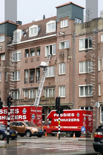 Amsterdam 4 december 2007
Guus Verstraeten en Simone Kleinsma verhuizen naar hun n ieuwe appartement.