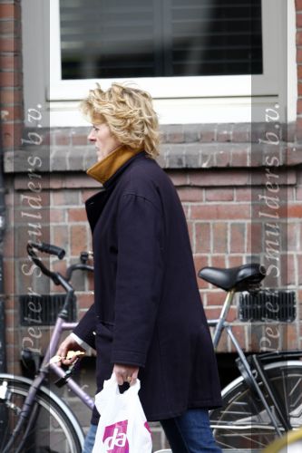 Amsterdam 6 februari 2008
Simone Kleinsma op weg naar haar nieuwe appartement/huis.