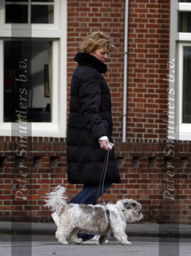 Amsterdam 8 februari 2008
Simone Kleinsma laat haar hondje uit.
Peter Smulders bv