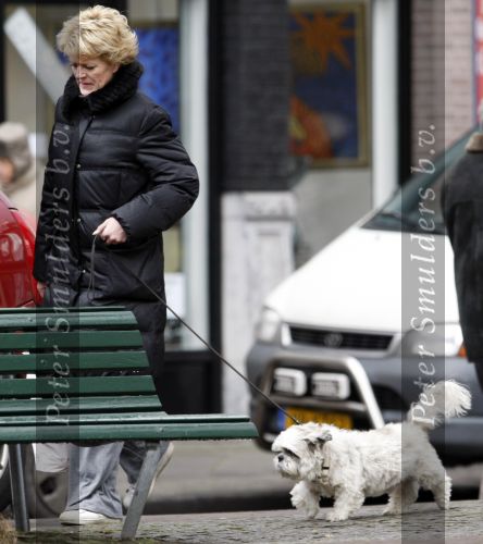 Amsterdam 14 januari 2009
Simone Kleinsma met Guus Verstraete en hond op de cornelis schuytstraat.
Peter Smulders bv