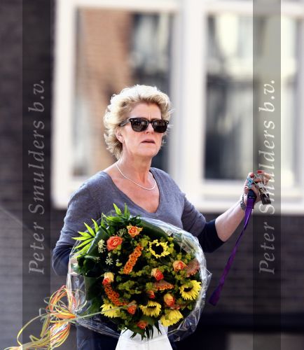 Amsterdam 27 september 2008
Simone Kleinsma met een bos bloemen.
Peter Smulders bv