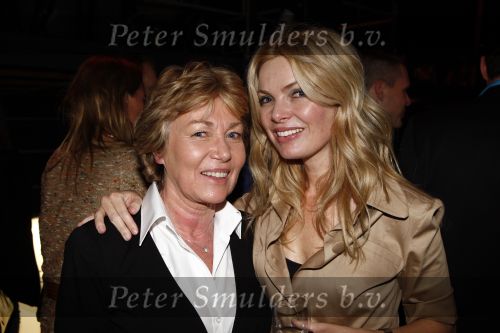 Amsterdam 28 januari 2008
Modeshow van oa Simone v Trojen op de amsterdam fashion week. Simone met moeder