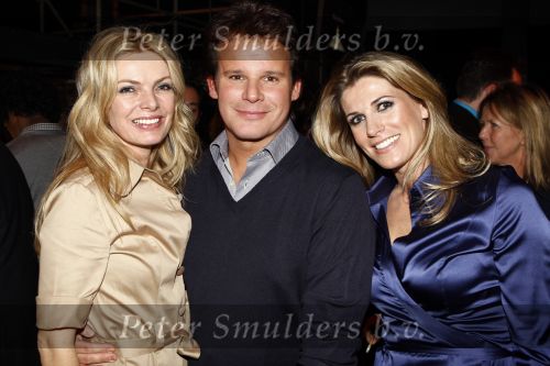 Amsterdam 28 januari 2008
Modeshow van oa Simone v Trojen op de amsterdam fashion week. Simone v Trojen met Leco v Zadelhoff en Danielle Overgaag