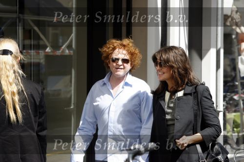 Amsterdam 22 april 2009
Simply Red samen met zijn vriendin Gabriella Wesberry op de pc hooftstraat.
Peter Smulders bv