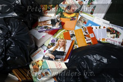 Amsterdam 16 januari 2008
Vuilniswagen van weight watchers rijdt over pc hooftstraat met daarin div afslankboeken waaronder die van Sonja Bakker.