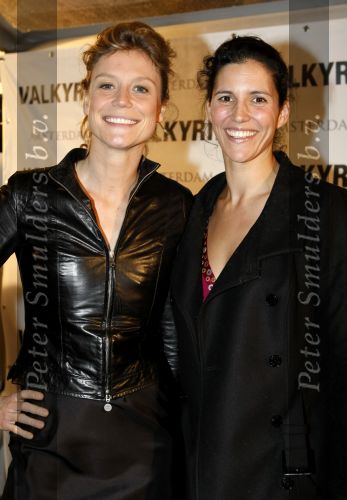 Amsterdam 22 januari 2009
Premiere Valkyrie in Tuschinski met Tom Cruise Carice v Houten en Halina Reijn. Sophie Hilbrand met een vriendin
Peter Smulders bv