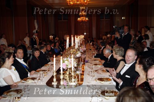 Den Haag 22 april 2009
Diner met de koninklijke familie van zweden en nederland. Aanwezig waren Prinses Maxima Koningin Beatrix Prins Willem Alexander Prinses Margriet Koning Carl Gustav en Koningin Silvia.
Peter Smulders bv
