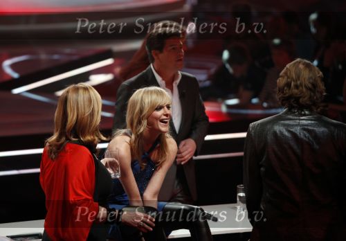 Hilversum 10 april 2009
Stacey Rookhuizen Angela Groothuizen en Eric v Tijn tijdens x factor
Peter Smulders bv