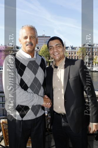 Amsterdam 14 oktober 2007
Stedman Graham ( ex Ophrah Winfrey op bezoek in Nederland. Hij ging varen met boot door de amsterdamse grachten en Golfen. Stedman met Jurgen Raymann en Clarence Seedorf