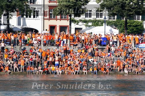 Basel 21 juni 2008
Nederland speelt in de 1/4 finale op de ek tegen Rusland. In Basel lopen 150000 supporters van Nederland en maken er een feestje van.