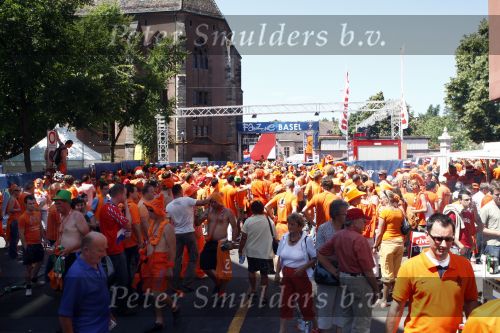 Basel 21 juni 2008
Nederland speelt in de 1/4 finale op de ek tegen Rusland. In Basel lopen 150000 supporters van Nederland en maken er een feestje van.