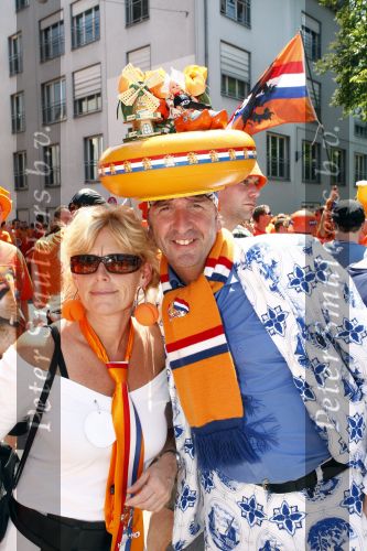 Basel 21 juni 2008
Nederland speelt in de 1/4 finale op de ek tegen Rusland. In Basel lopen 150000 supporters van Nederland en maken er een feestje van.