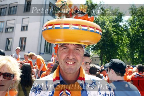 Basel 21 juni 2008
Nederland speelt in de 1/4 finale op de ek tegen Rusland. In Basel lopen 150000 supporters van Nederland en maken er een feestje van.