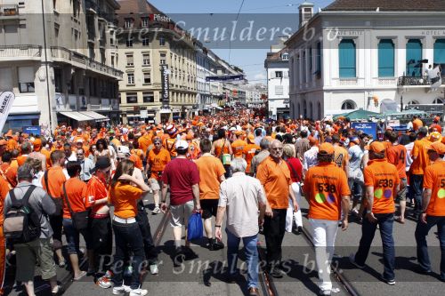 Basel 21 juni 2008
Nederland speelt in de 1/4 finale op de ek tegen Rusland. In Basel lopen 150000 supporters van Nederland en maken er een feestje van.