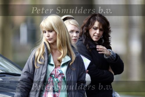 Laren 14 april 2008
Opnames Gooische vrouwen  met Linda de Mol Susan Visser Tjitske Reidinga en Alex Klaasen. Ze rijden in Gooische vrouwen met Linda de Mol haar porsche cabrio.