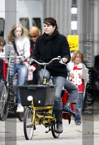 Amsterdam 22 september 2008
Susan Visser met zoontje op bakfiets.