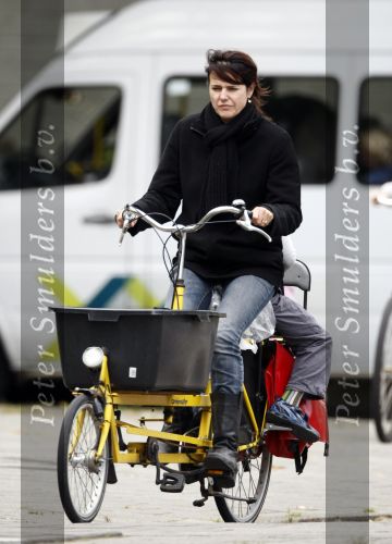 Amsterdam 22 september 2008
Susan Visser met zoontje op bakfiets.