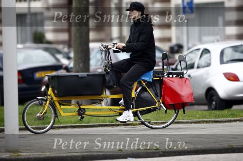 Amsterdam 30 december 2008
Susan Visser op bakfiets in amsterdam.
Peter Smulders bv