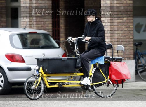 Amsterdam 30 december 2008
Susan Visser op bakfiets in amsterdam.
Peter Smulders bv