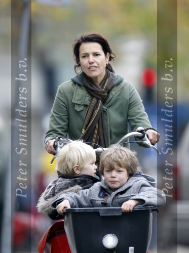 Amsterdam 31c oktober 2007
Susan Visser met kinderen in de bakfiets.