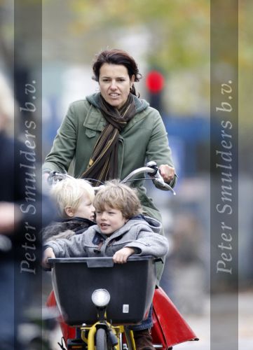 Amsterdam 31c oktober 2007
Susan Visser met kinderen in de bakfiets.