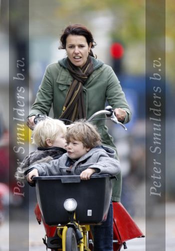Amsterdam 31c oktober 2007
Susan Visser met kinderen in de bakfiets.