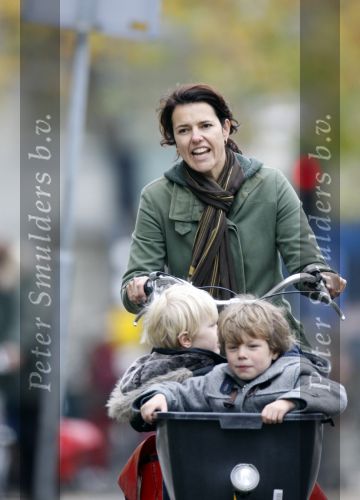 Amsterdam 31c oktober 2007
Susan Visser met kinderen in de bakfiets.