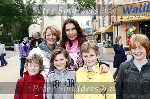 Biddinghuizen 26 april 2009
Bn ers in Walibi. Suzanne Blokhuis met zoon
Peter smulders bv