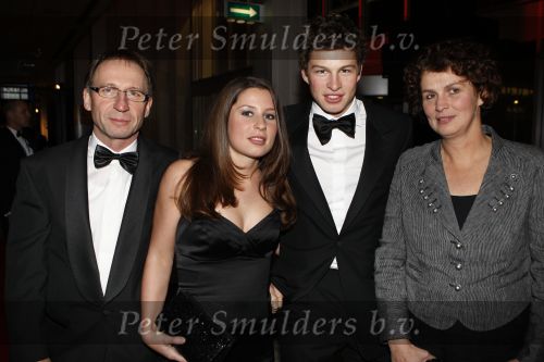 Amsterdam 19 decdember 2007
Sportman van het jaar verkiezing in de rai. Sven Kramer met zij n vader Yp en zus en moeder