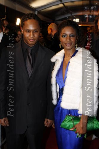 Amsterdam 17 maart 2008
Sylvana Simons met ... bij premiere van zomerhitte in tuschinski.
Peter Smulders bv
