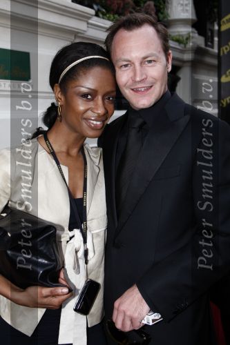 Amsterdam 21 april 2008
Presentatie van Samsung Ladyphone in het amstel hotel. Sylvana Simons met een vriend
Peter Smulders bv