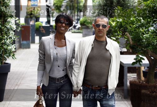 Amsterdam 21 mei 2009
Sylvana Simons hand in hand met haar nieuwe vriend Roland Kahn.
Peter Smulders bv