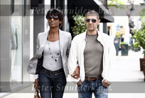 Amsterdam 21 mei 2009
Sylvana Simons hand in hand met haar nieuwe vriend Roland Kahn.
Peter Smulders bv