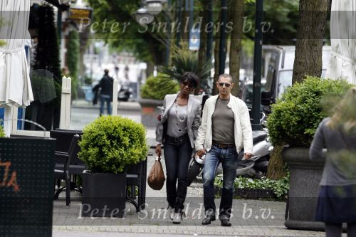 Amsterdam 21 mei 2009
Sylvana Simons hand in hand met haar nieuwe vriend Roland Kahn.
Peter Smulders bv