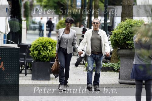 Amsterdam 21 mei 2009
Sylvana Simons hand in hand met haar nieuwe vriend Roland Kahn.
Peter Smulders bv