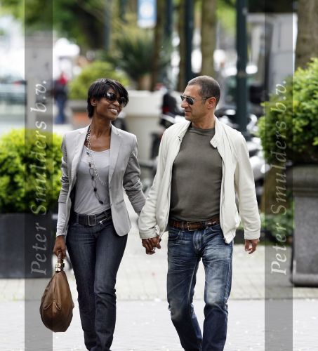 Amsterdam 21 mei 2009
Sylvana Simons hand in hand met haar nieuwe vriend Roland Kahn.
Peter Smulders bv