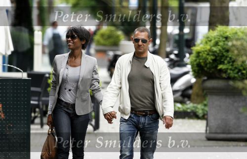 Amsterdam 21 mei 2009
Sylvana Simons hand in hand met haar nieuwe vriend Roland Kahn.
Peter Smulders bv
