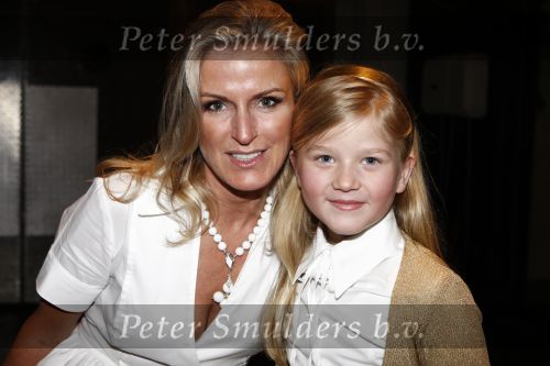 Amsterdam 30 maart 2008
Modeshow Monique Collignon. Sylvie Schmeitz met dochter Beau Aimee ratelband
Peter Smulders bv