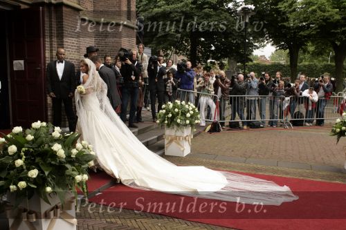 Heemskerk 10 juni 2005
Rafael v d Vaart en Sylvie v d Vaart trouwen.
sleep