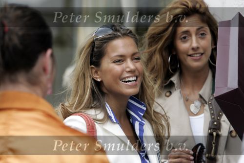 Amsterdam 11 mei 2005
Sylvie v d Vaart op pc Hooftstraat  en Dani Bles