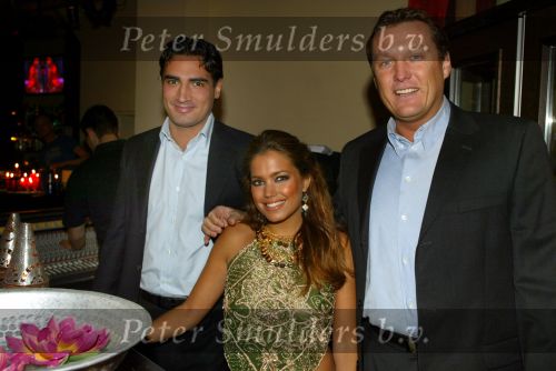 Utrecht 12 december 2002
Presentatie Playboy met Sonja Silva
Sylvie v d Vaart  met vriend (l) en Michel (r) ex tatjana

Peter Smulders bv