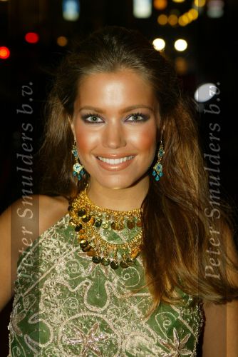 Utrecht 12 december 2002
Presentatie Playboy met Sonja Silva
Sylvie v d Vaart