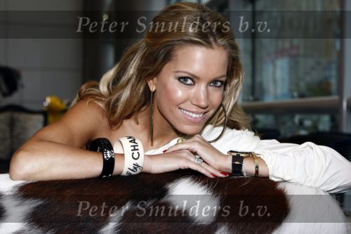 Amsterdam 16 maart 2008
Sylvie v d Vaart en haar schoonmoeder bij modeshow Danie Bles in Expo 21
Peter Smulders bv