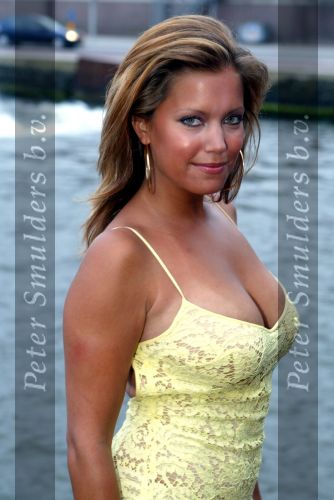 Amsterdam 22 mei 2003
FHM party op boot
Sylvie v d Vaart