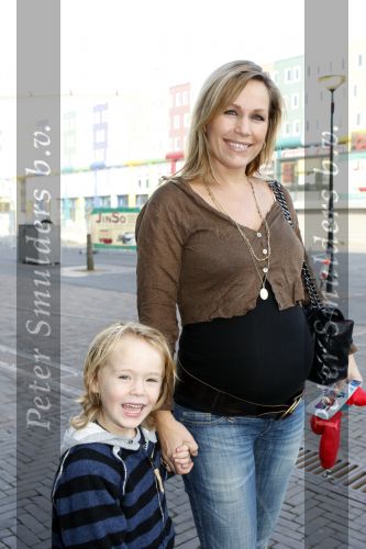 Amsterdam 6 oktober 2007
Premiere Kabouter Plop film in pathe arena. Een zwangere Tanja Jess met zoon Billie